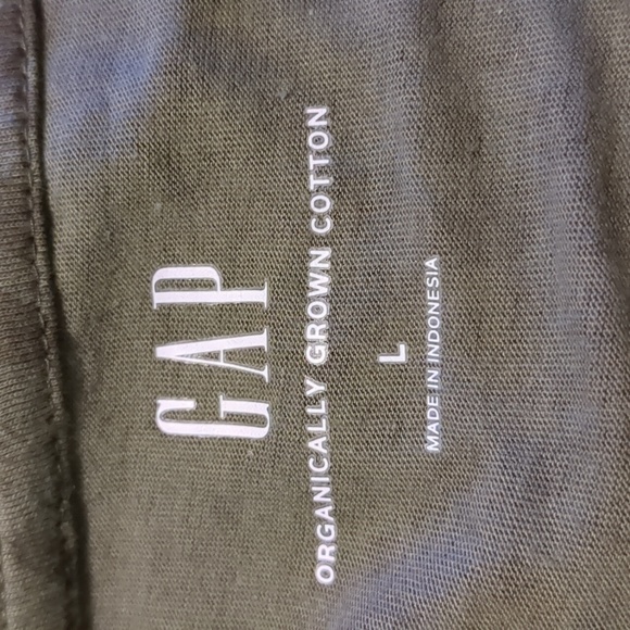 NWT gap v neck t-shirt size L - Picture 7 of 10